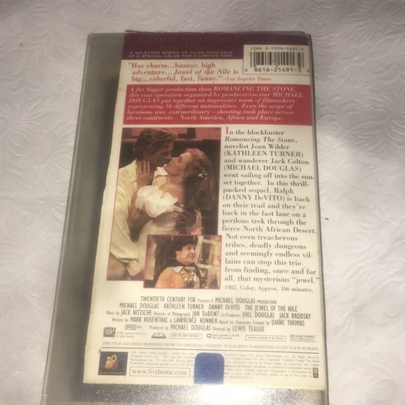 🔥3/$25🔥Vintage Jewel Of The Nile 1985 VHS Tape Michael Douglas - Picture 3 of 8